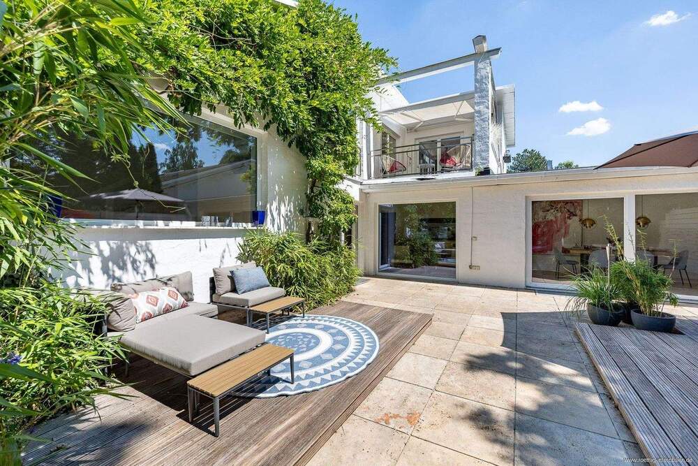 Thumbnail-Ihr Familiendomizil in Trudering! Architektenhaus mit sonnigem Garten, über 340 m² Wohnfläche und durchdachter Raumaufteilung!