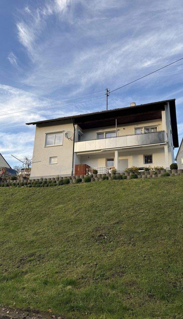 Thumbnail-Wohnhaus für zwei Generationen mit Sauna und großem Grundstück in ruhiger Lage