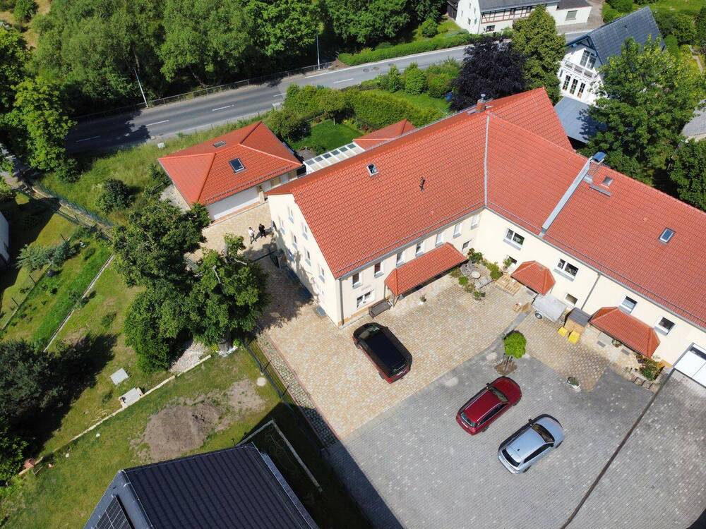 Thumbnail-Großzügiges Familienhaus in begehrter Lage - ideal für mehrere Generationen oder Mieteinnahmen