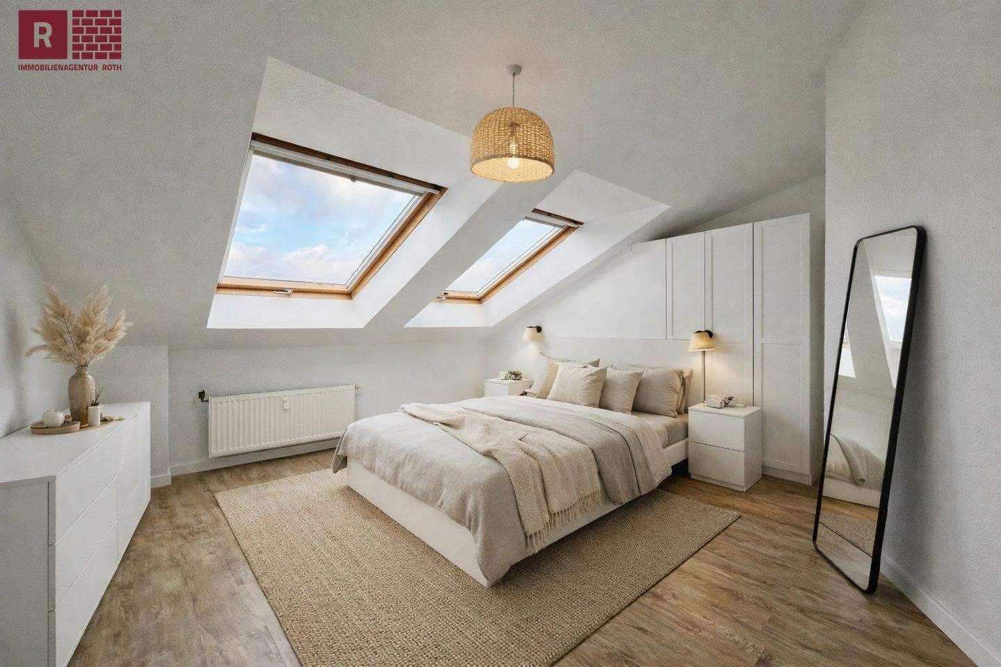 Thumbnail-Großzügige 3-Zi-Dachgeschosswohnung mit Balkon und Weitblick in OF-Rumpenheim