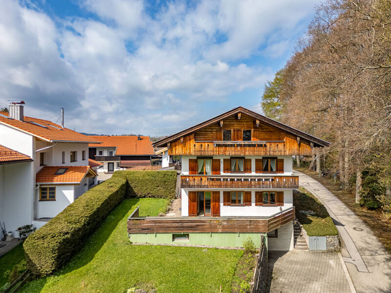 Thumbnail-In Gmund: Doppelhaushälfte am Waldrand
