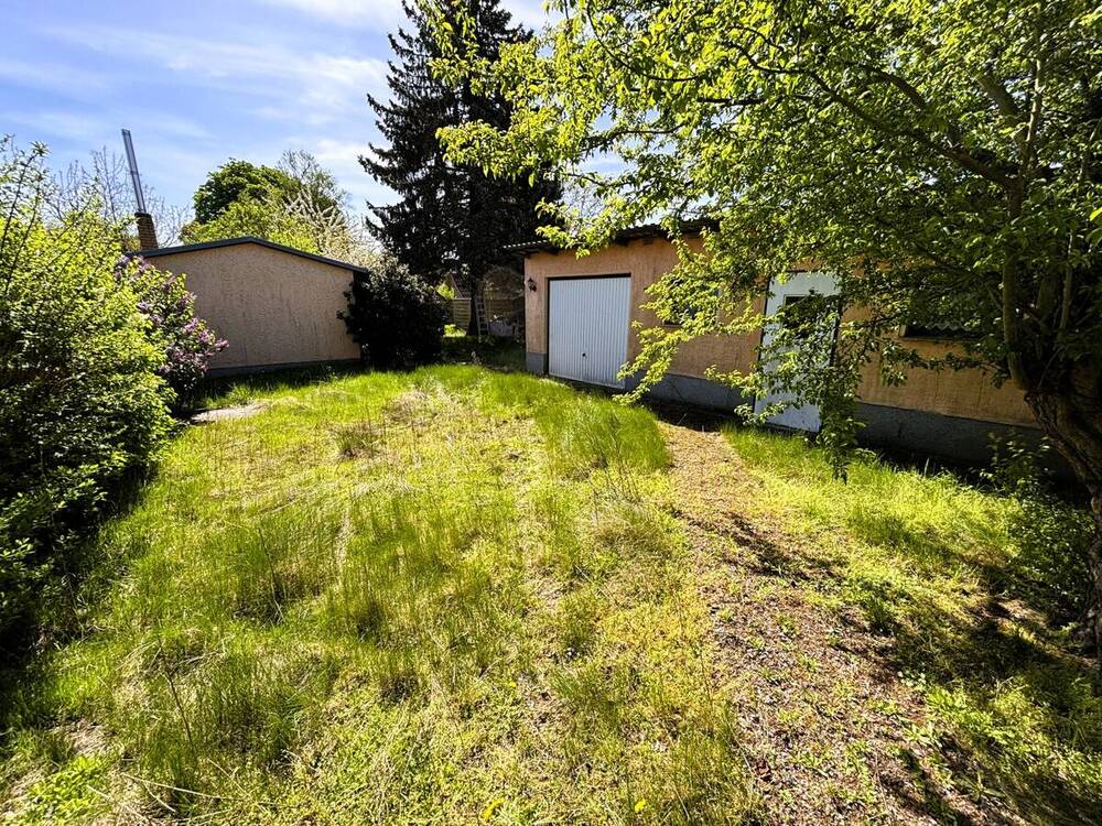 Thumbnail-Bungalow mit viel Potenzial auf großem Grundstück in der idyllischen Kleinseenplatte