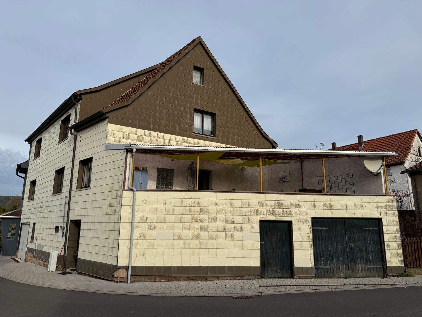 Thumbnail-Geräumiges Einfamilienhaus mit viel Potenzial in Schwallungen – 191 m² Wohnfläche