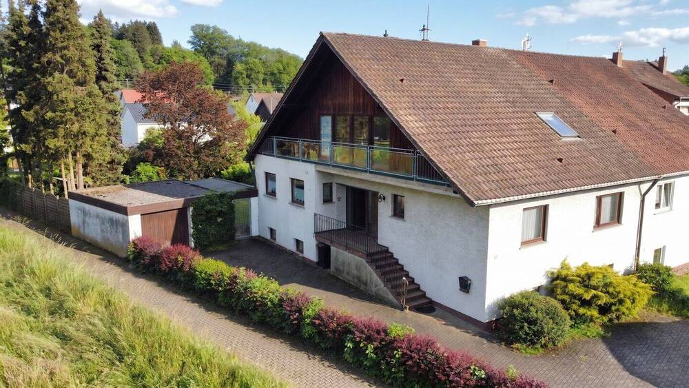 Thumbnail-Gepflegte Doppelhaushälfte mit großzügigem Raumangebot und Garten in ruhiger Lage