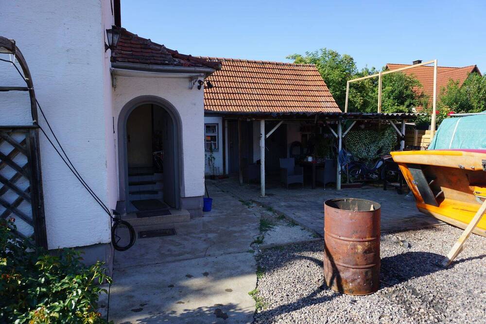 Thumbnail-Einfamilienhaus, ideal für Handwerker, Tierliebhaber, Gartler oder Hobbybastler. Hier können Sie sich richtig austoben!