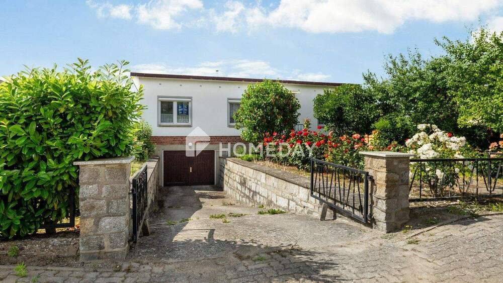 Thumbnail-Bungalow mit Kamin, Wintergarten und großem Grundstück