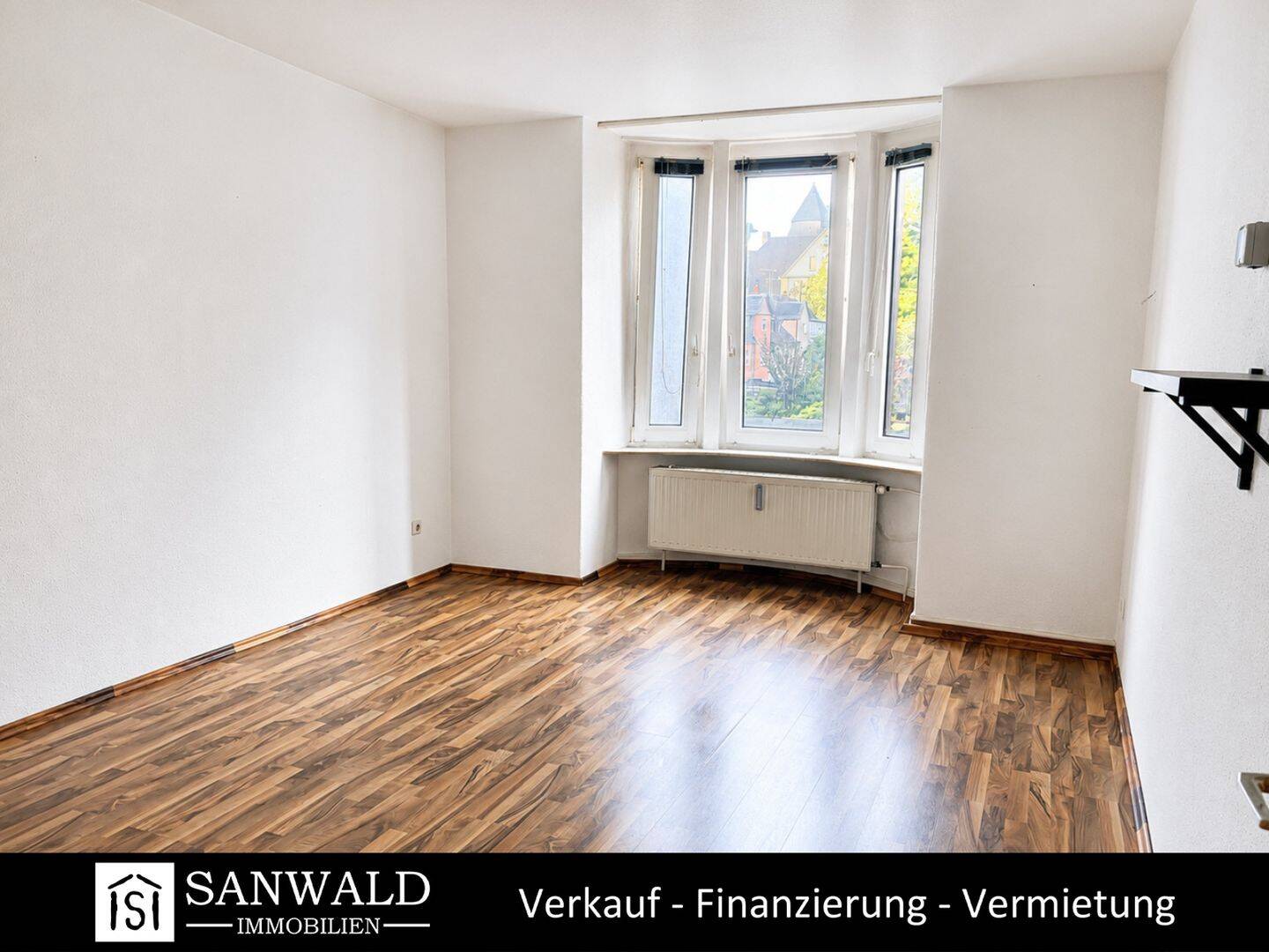 Thumbnail-Helle 2,5-Zimmer-Wohnung mit guter Anbindung