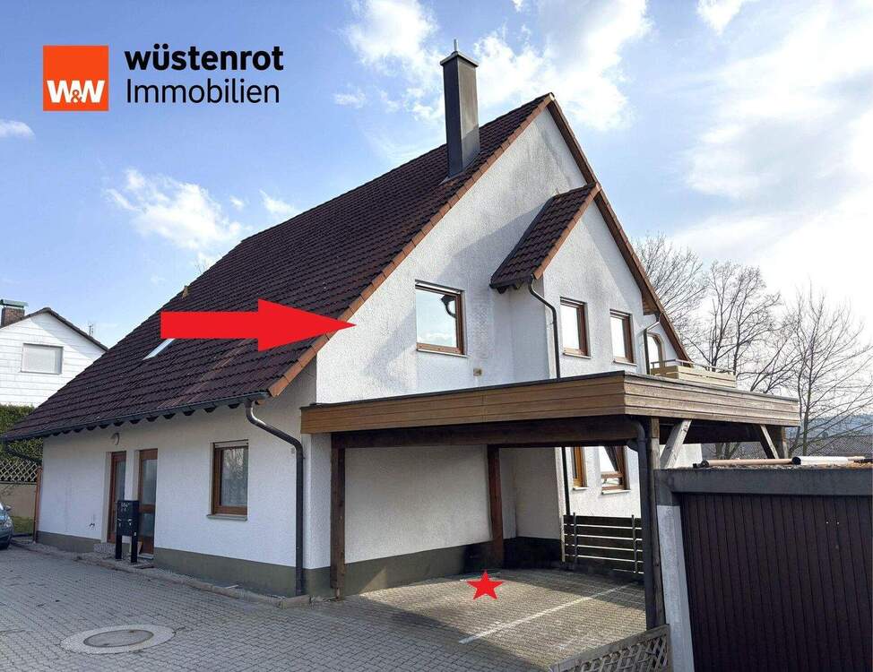 Thumbnail-Gemütliche 2-Zimmer-Dachgeschoss-Wohnung ca. 56 m², mit EBK und Carport
