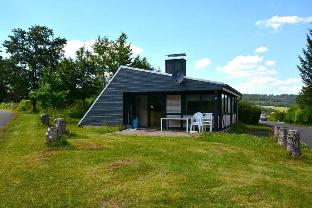 Thumbnail-Ruhig gelegener, freistehender Ferienbungalow mit Terrasse in Gerolstein-Hinterhausen