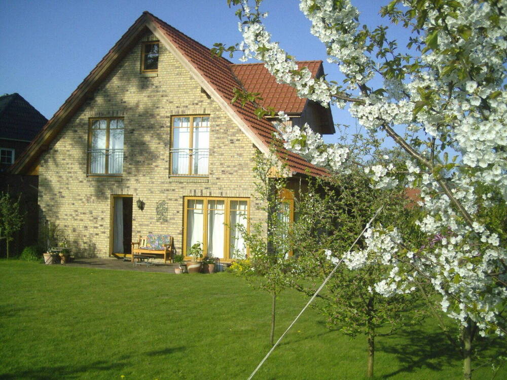 Thumbnail-Sonnendurchflutetes Einfamilienhaus mit Vollkeller in ruhiger Lage direkt am Feldrand