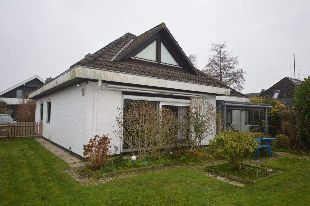 Thumbnail-Gepflegtes Einfamilienhaus mit Einliegerwohnung in ruhiger Lage von Grünendeich!