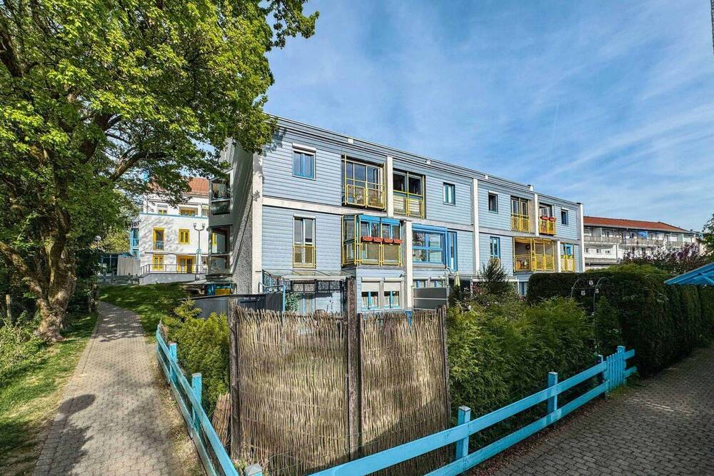 Thumbnail-2-Zimmer-Wohnung mit Erbpacht, Loggia und Reihenhausgefühl