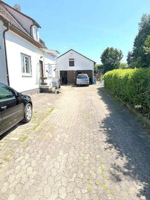 Thumbnail-Erdgeschoss Wohnung mit Garage und Gartenanteil