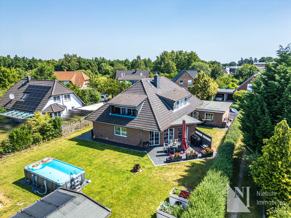 Haus- und Gartenansicht