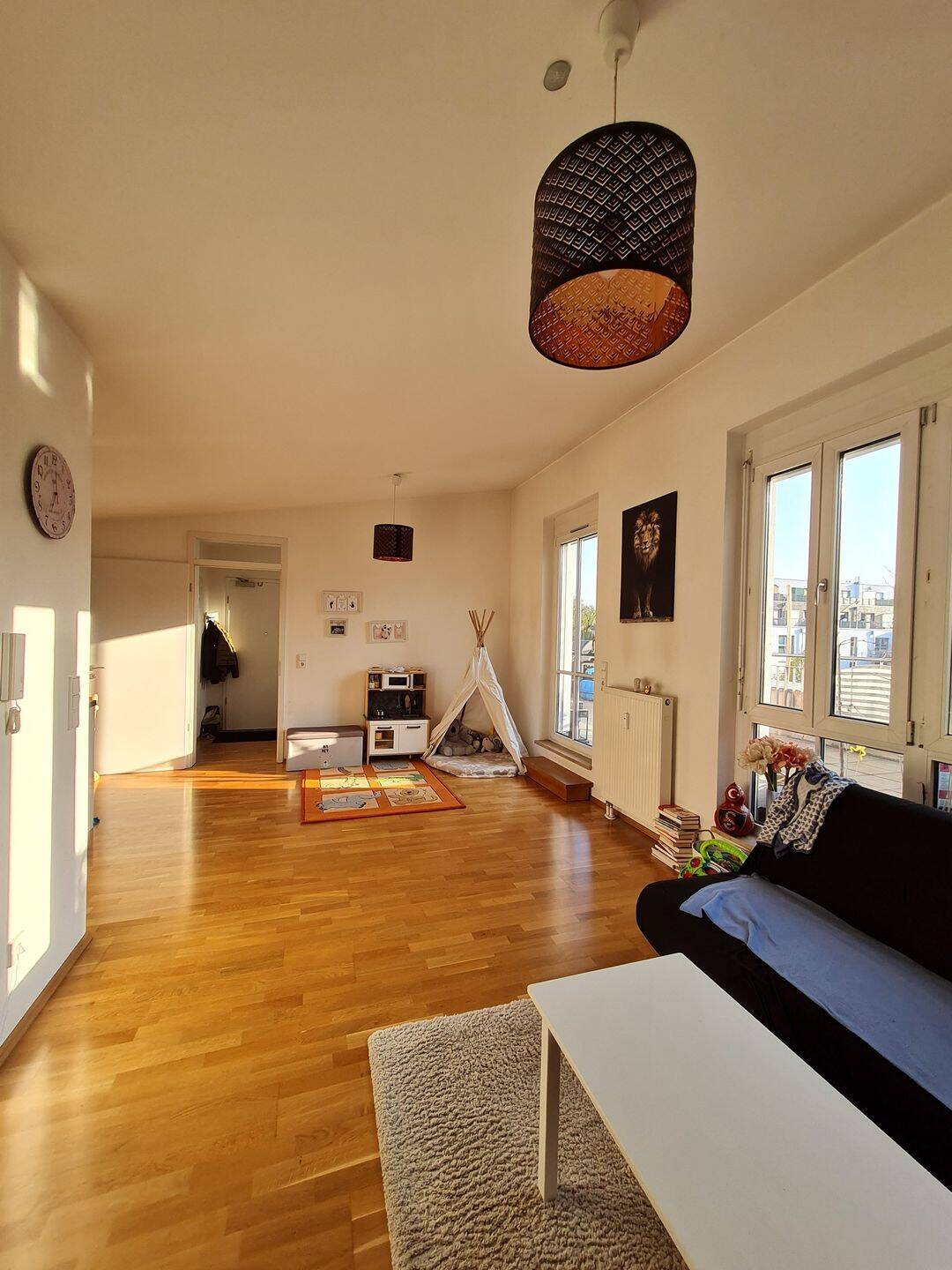 Wohnzimmer möbliertes Beispiel 