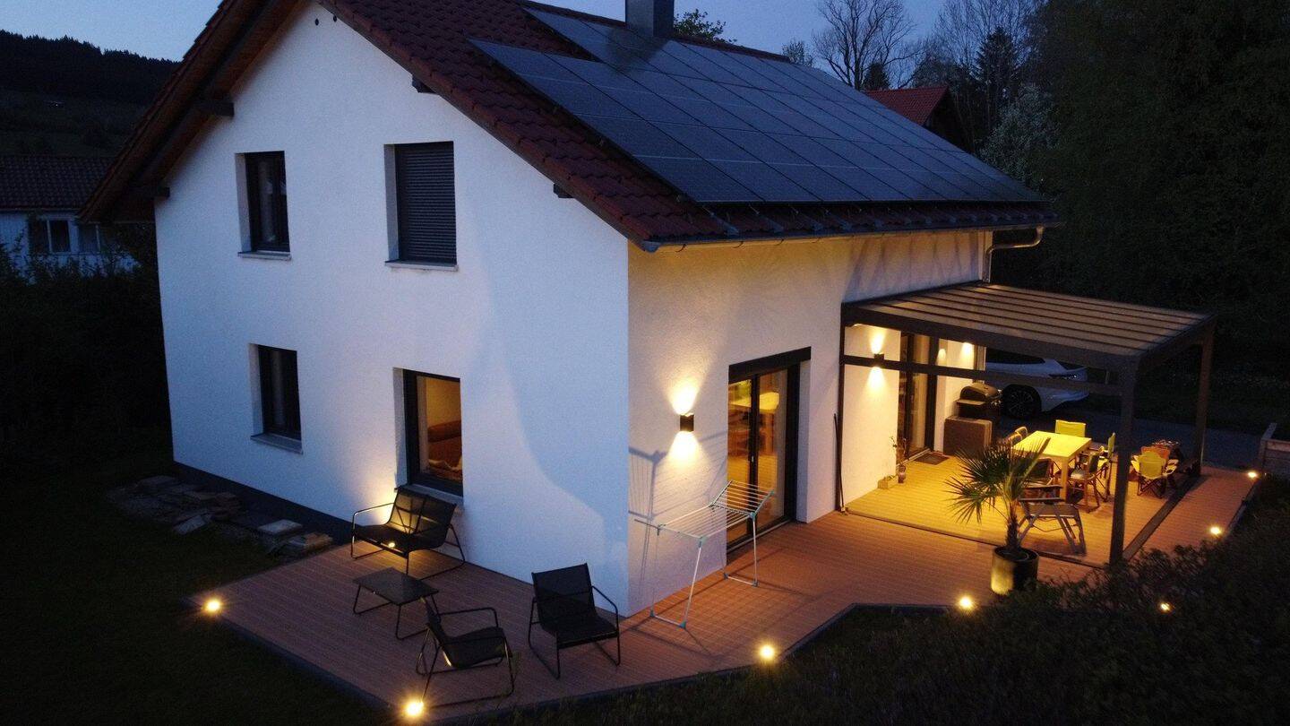Thumbnail-Hochwertig energetisch saniertes Einfamilienhaus mit Garten und Terrasse in zentraler Lage im Allgäu