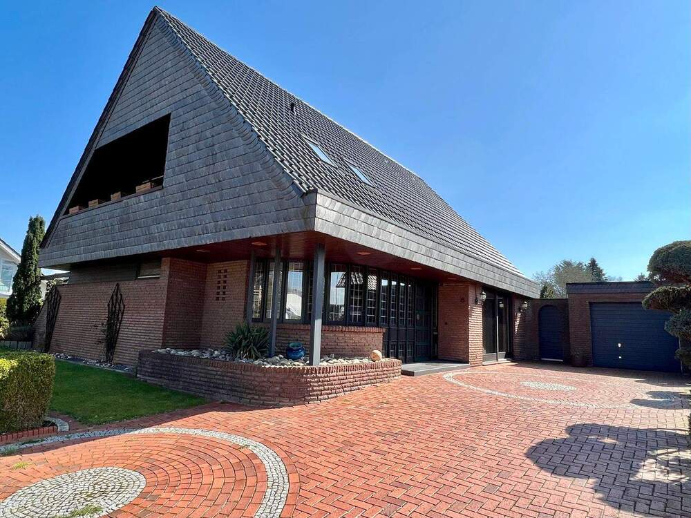 Thumbnail-Gepflegtes Wohnhaus mit Garage und Garten in begehrter Lage