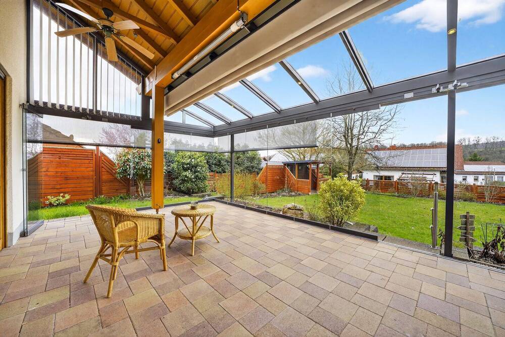 Thumbnail-Ruhig gelegenes Einfamilienhaus mit Glaswintergarten und Doppelgarage sowie Außenstellplatz + Beckingen