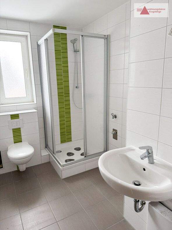 Thumbnail-Moderne 2-Raum-Wohnung im 1. Obergeschoss auf der Haldenstraße in Annaberg!!