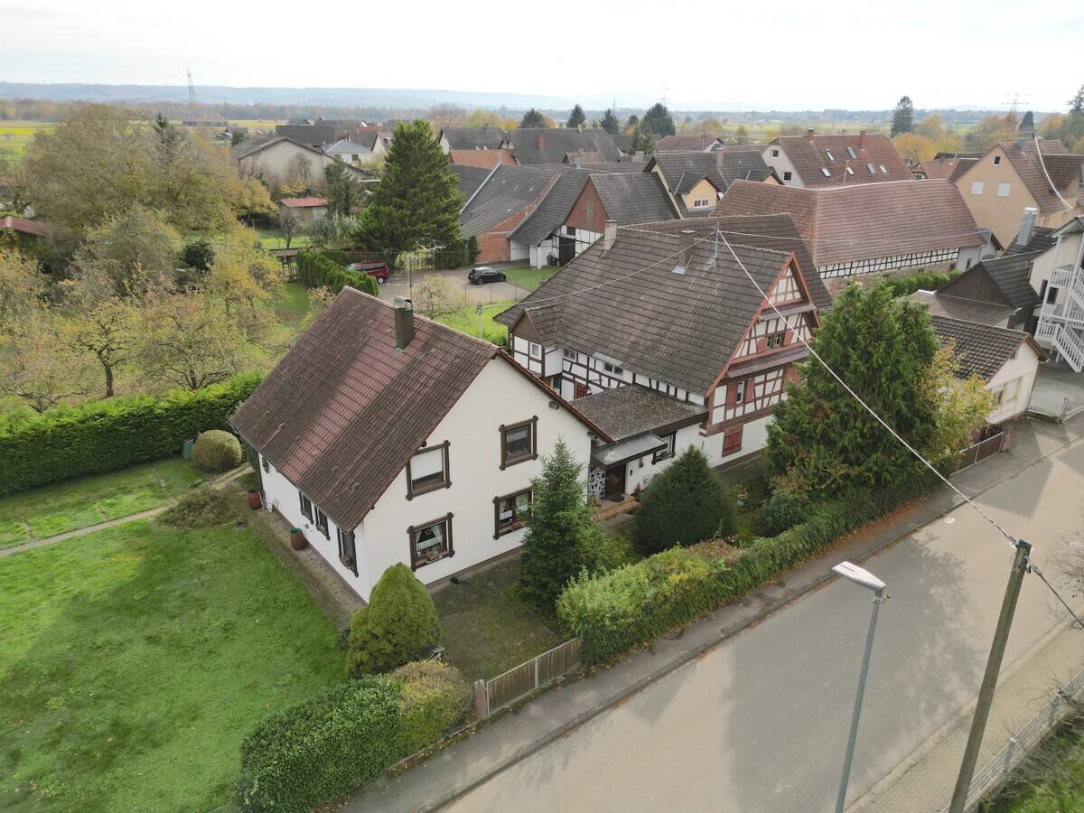 Thumbnail-4 Gebäude mit vielen Optionen in schöner Ortsrandlage von Nonnenweier