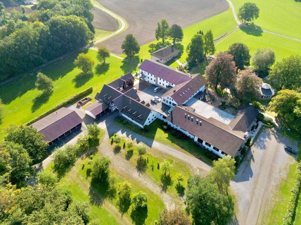 Thumbnail-Großzügiges Hotel- und Gastronomieanwesen in außergewöhnlicher Alleinlage