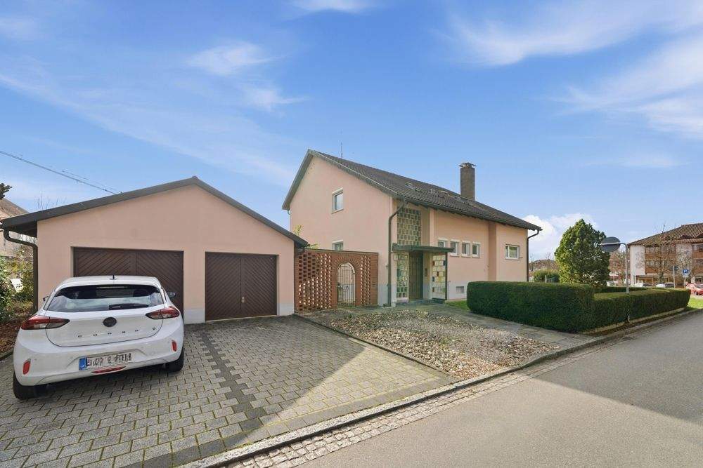 Thumbnail-Gepflegtes Zweifamilienhaus mit großem Garten, Terrasse & Balkon - ideal für Mehrgenerationen