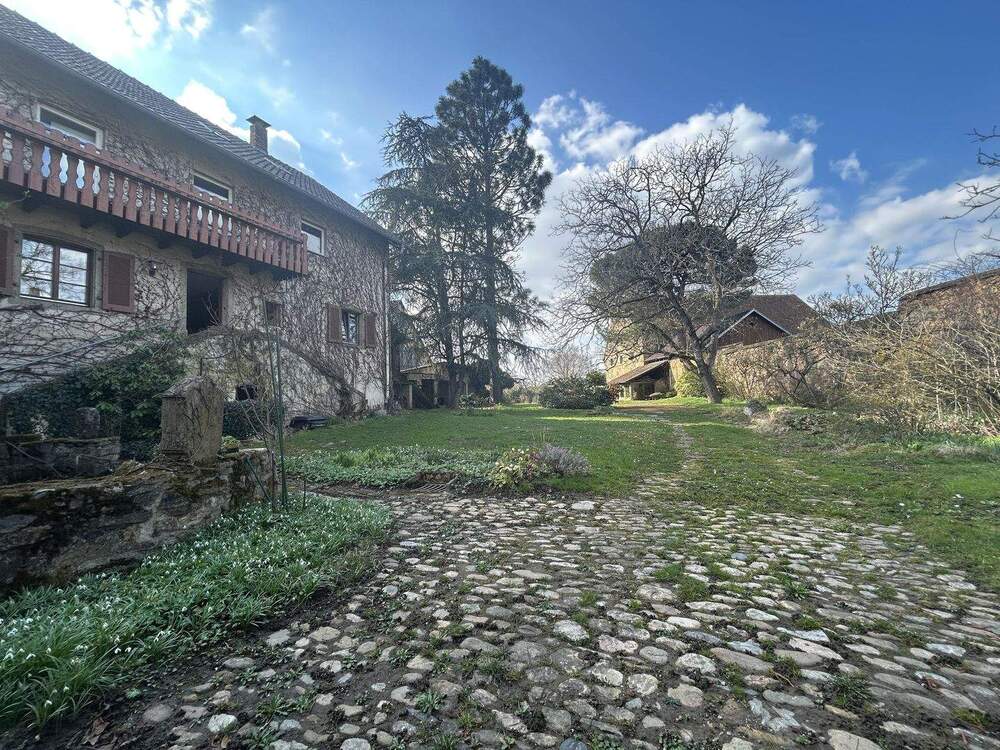 Thumbnail-Anwesen mit Charme und parkähnlichem Grundstück