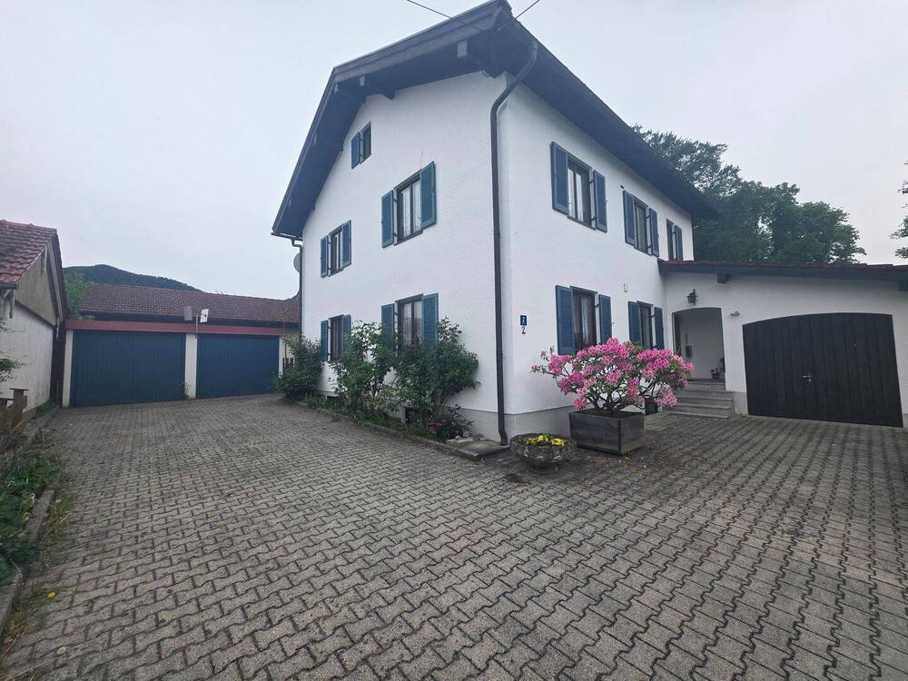 Thumbnail-Charmantes 2-Familienhaus in Frasdorf - Zwei Wohneinheiten und viel Entwicklungspotenzial
