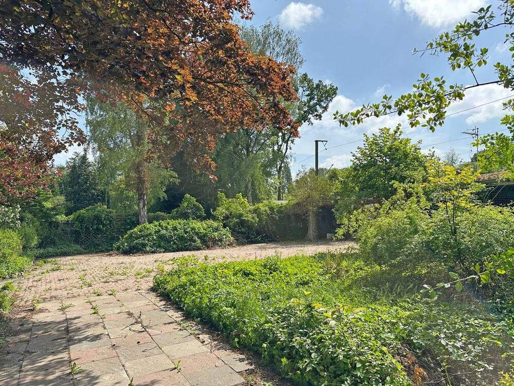 Thumbnail-Individuelles Baugrundstück mit Altbestand