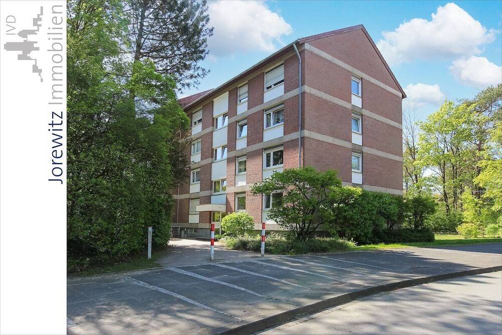 Thumbnail-Frisch renovierte 3 Zimmer-Wohnung mit Loggia in Bielefeld-Senne