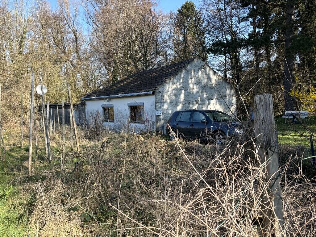 Thumbnail-Kleines, sanierungsbedürftiges Einfamilienhaus auf schönem Grundstück
