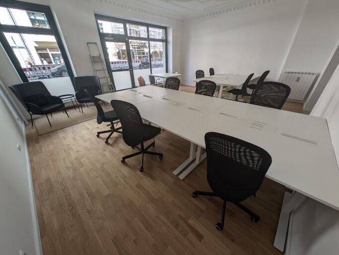 Thumbnail-Team Office 8: Moderner, möblierter Büroraum im Coworking Berlin-Schöneberg