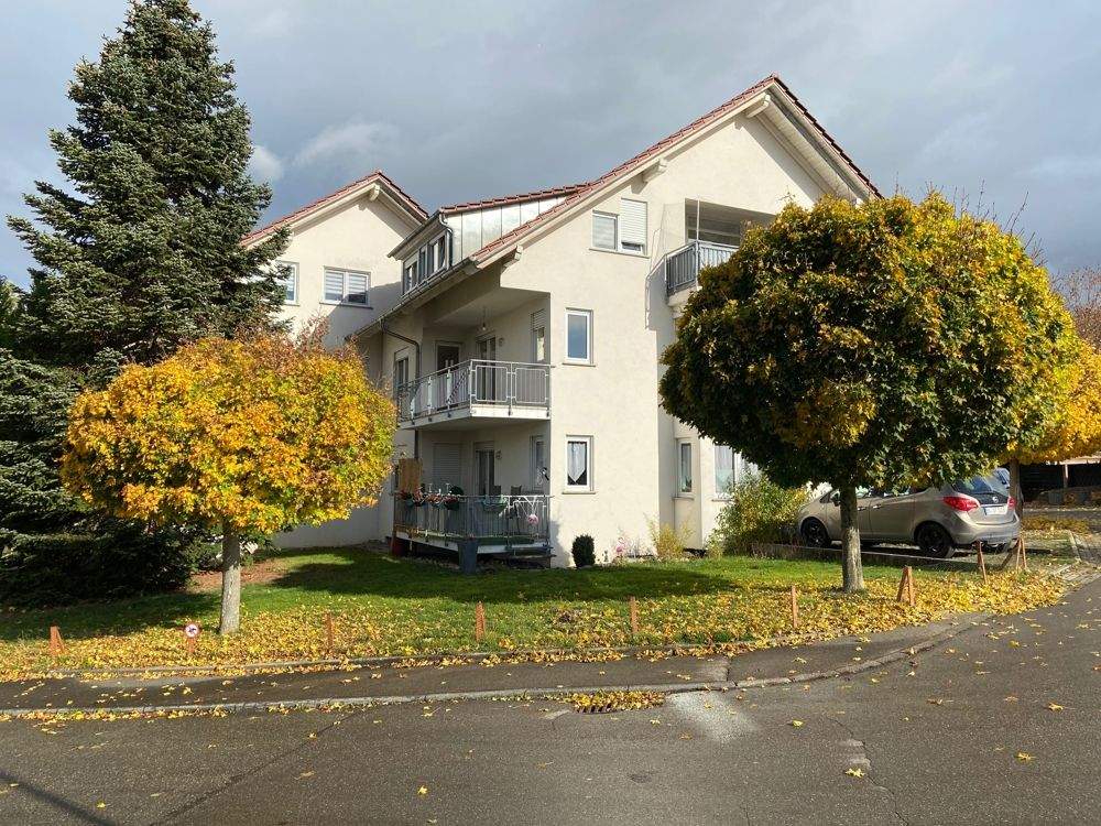 Thumbnail-Gepfl. 4-Zi.-OG-Mietwohnung in BL-Dürrwangen im 6-Fam.-Haus in sonniger Aussichtslage