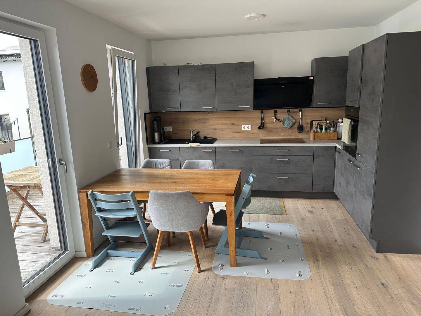 Thumbnail-Moderne 3-Zi-Wohnung mit Einbauküche und Balkon in Veitsbronn