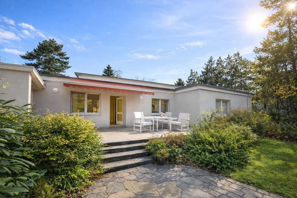 Thumbnail-Zentral gelegen - Bauhausstyle Bungalow - mit herrlichem Garten