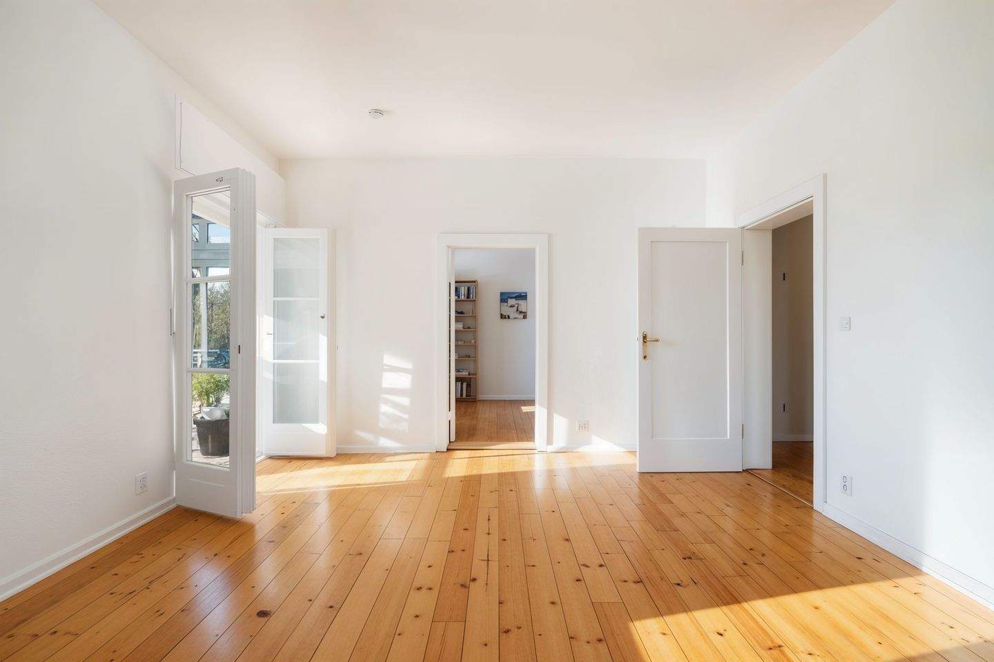 Thumbnail-Bezugsfrei: Terrasse, Garten und See - Was will man mehr?