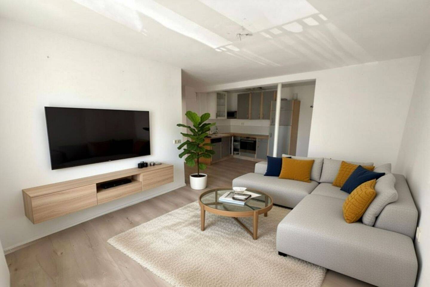 Thumbnail-Leerstehende 2 Zi. Wohnung mit PKW Stellplatz, Keller und toller Anbindung in Augsburg