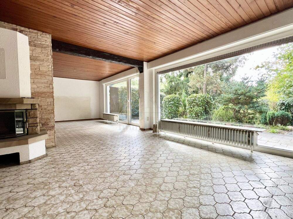 Thumbnail-BURGALTENDORF: GROSSZUEGIGE ETW MIT 5 ZIMMERN, GARAGE, GARTEN UND UNTERGESCHOSS