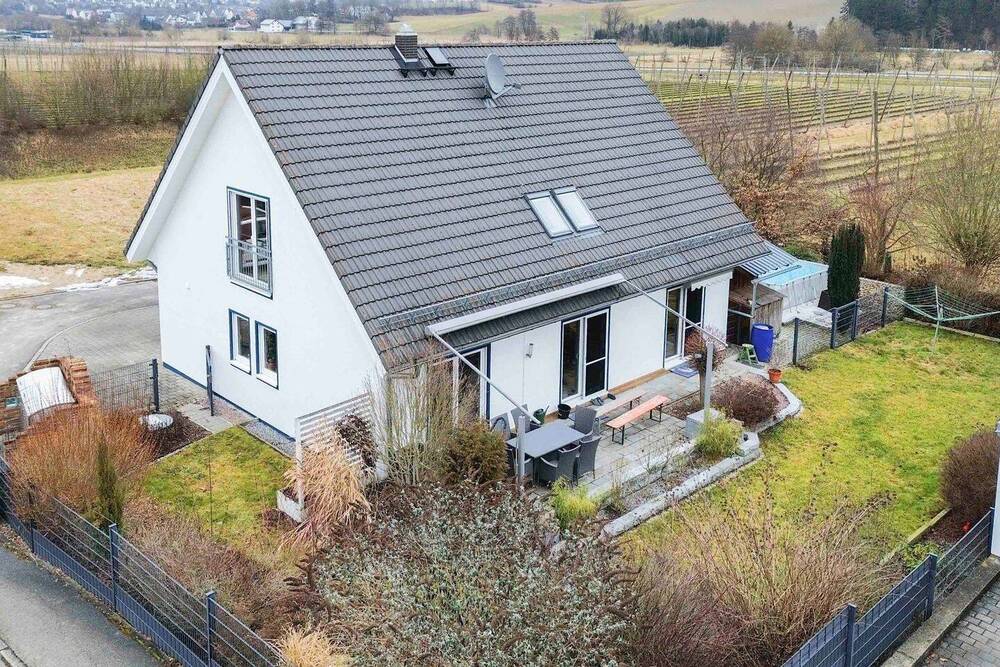 Thumbnail-Familienfreundlich wohnen: Einfamilienhaus mit 2 Carportstellplätzen & unverbautem Blick!