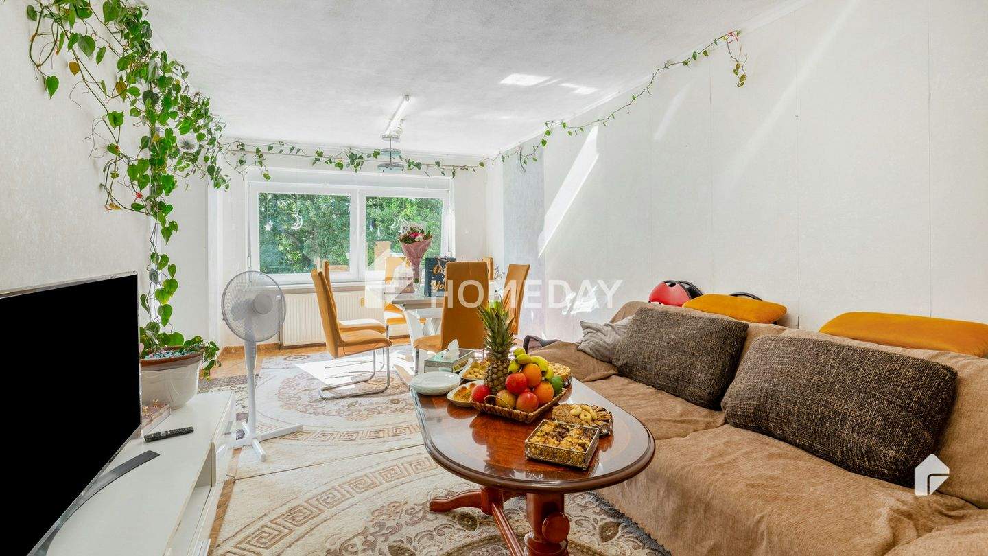 Thumbnail-Großzügige 4-Zimmer-Wohnung mit Loggien und Stellplatz - zentrumsnah