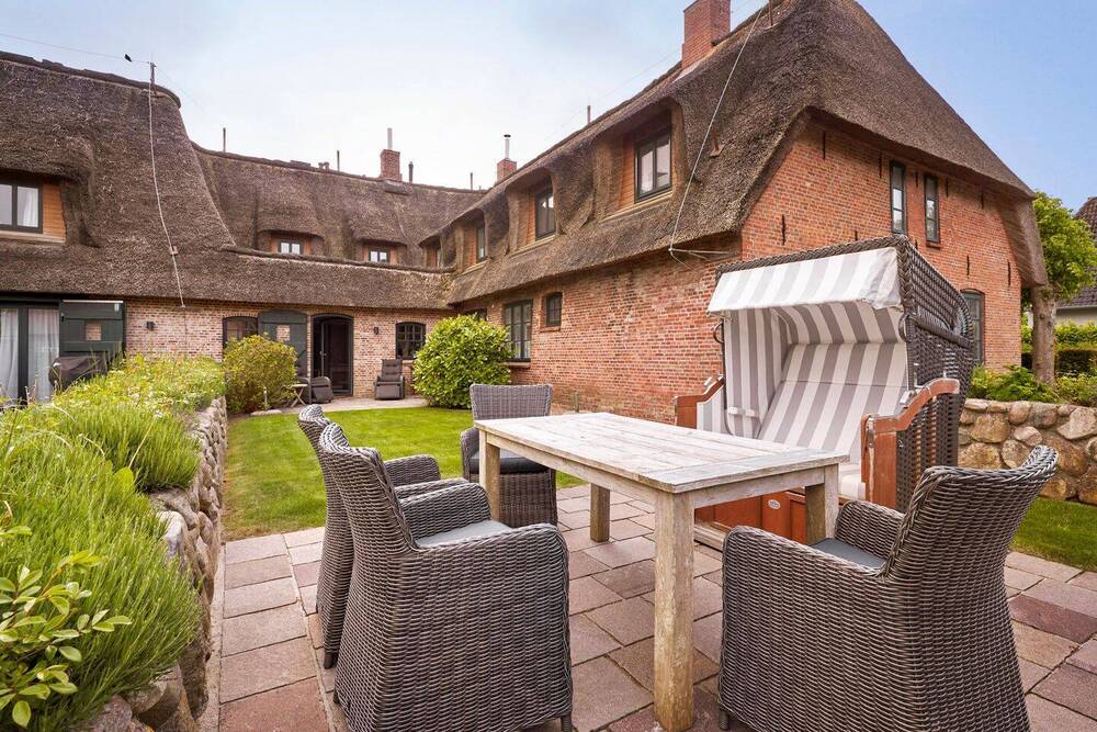 Thumbnail-Exklusives Mittelhaus unter Reet - mit eigenem Garten und als Ferienwohnung genehmigt