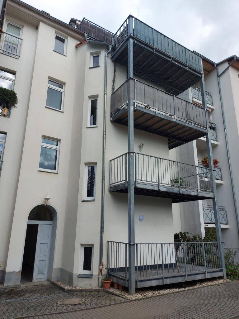 Thumbnail-Tolle 2-Zimmer-Wohnung mit großem Südbalkon in ruhiger Lage in kleinem 4 Familienhaus, HP