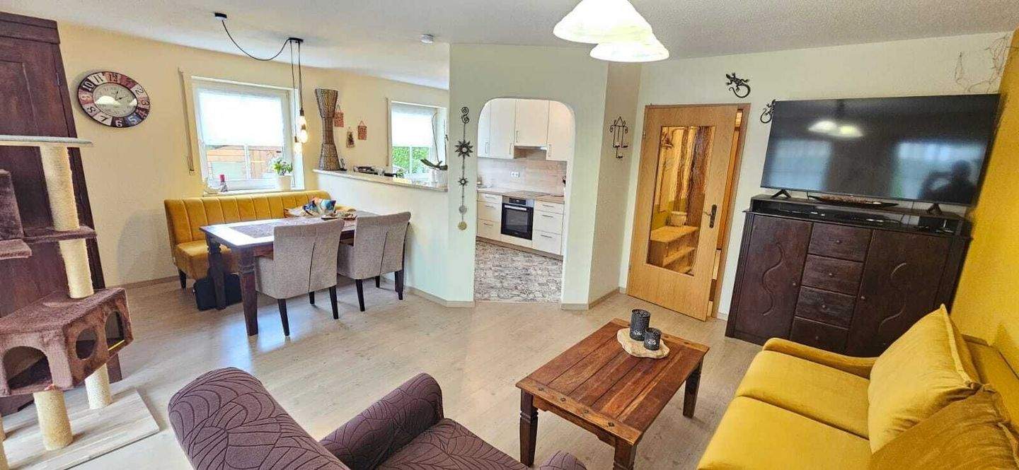 Thumbnail-Sehr gepflegte 3-Zimmer-Wohnung in ruhiger Wohngegend mit großem Garten und schöner Terrasse