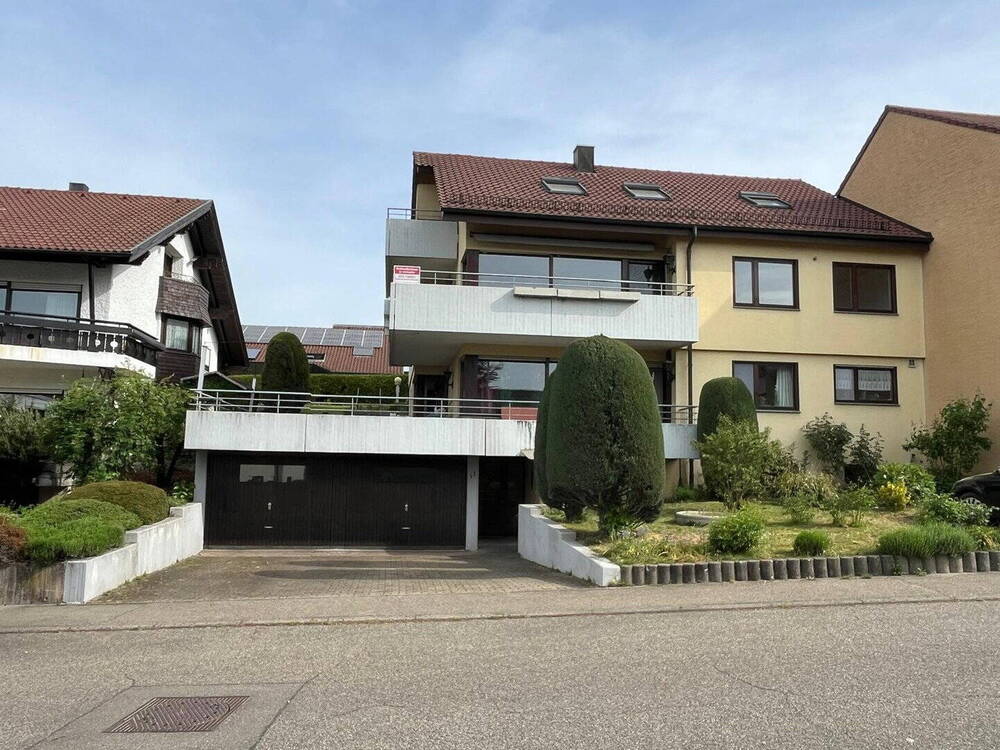 Thumbnail-Gepflegtes 3-Familien Haus in bester Lage von Schwaikheim