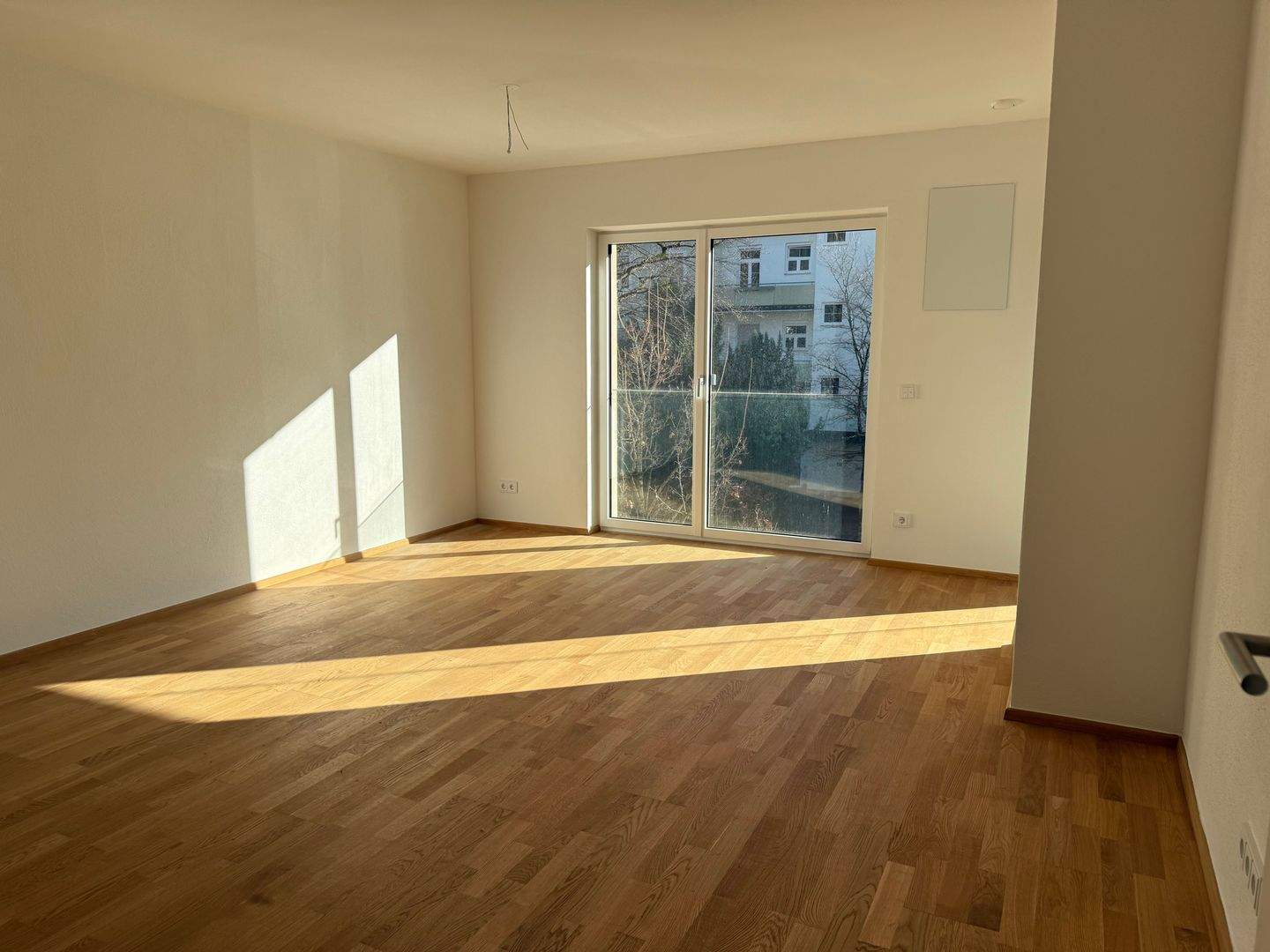 Thumbnail-Erstbezug: 2-Zimmer-Wohnung mit Südost-Loggia, Garagenstellplatz & Kellerabteil