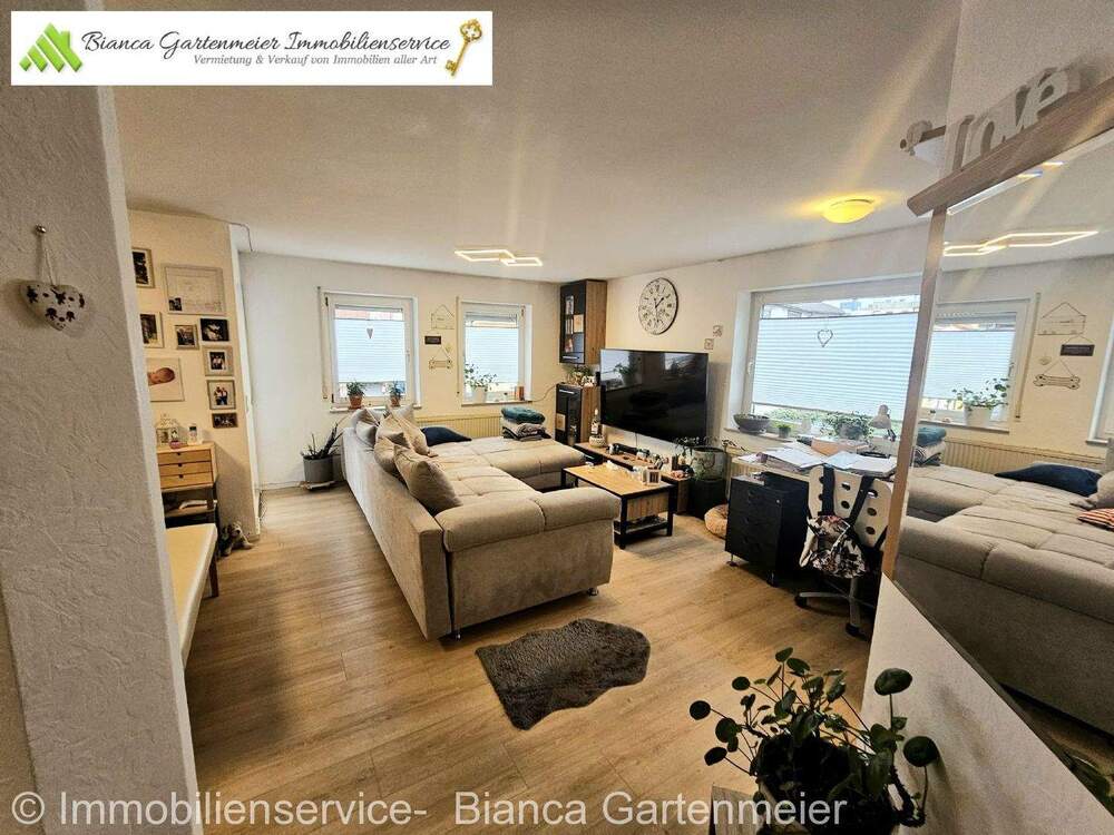 Thumbnail-Zentrale ruhige 2.5 Zimmer Wohnung mit Terrassenbalkon & TG Stellplatz!!!