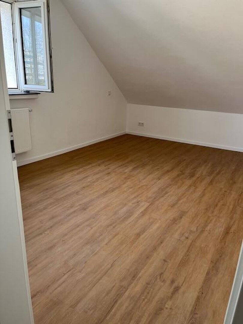 Thumbnail-Schöne frisch renovierte 2-Zimmer-Wohnung in attraktiver Lage