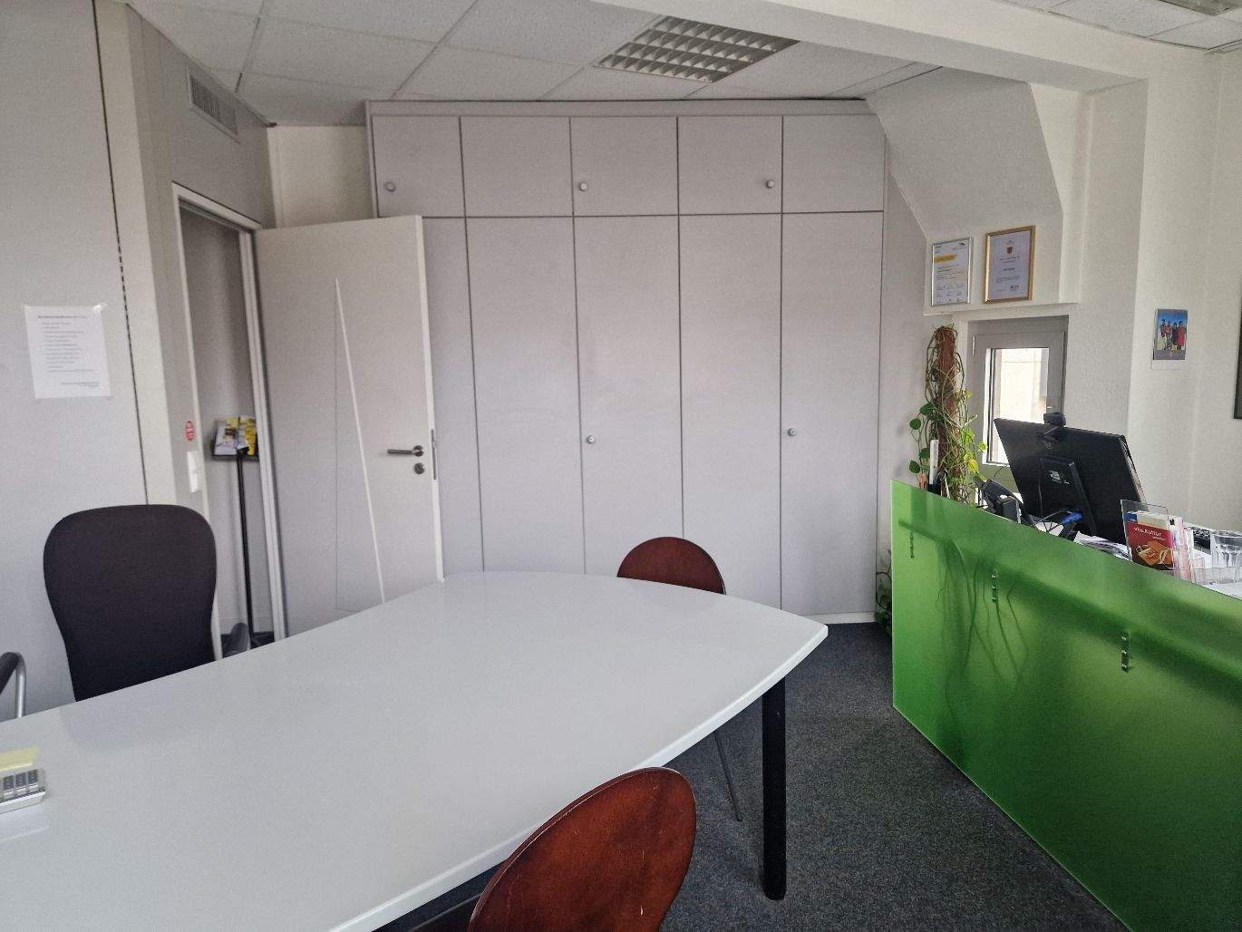 Thumbnail-Heller Büroraum im Zentrum Stuttgarts - nachhaltig, flexibel & kreativ