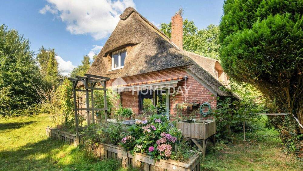 Thumbnail-Charakterhaus unter Reet mit großem Garten