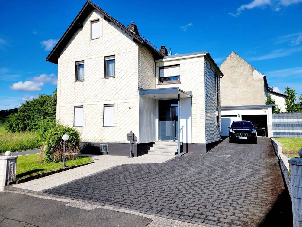 Thumbnail-Zweifamilienhaus im schöner Lage von Weilburg-Ahausen